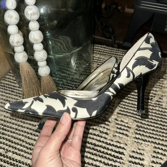 Anne Klein pointed heels - Picture 2 of 6